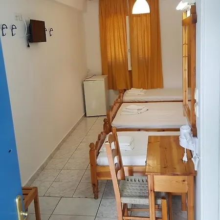 Отель Aratos 2*