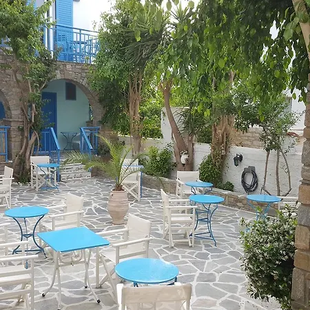 Отель Aratos 2*