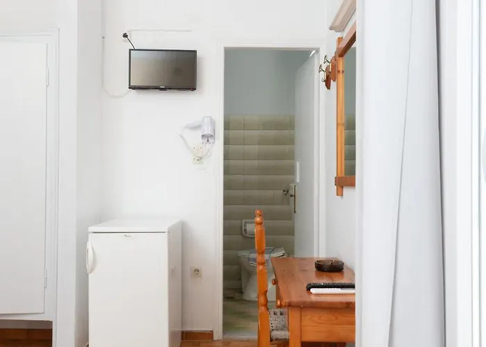 Aratos Ξενοδοχείο 2*