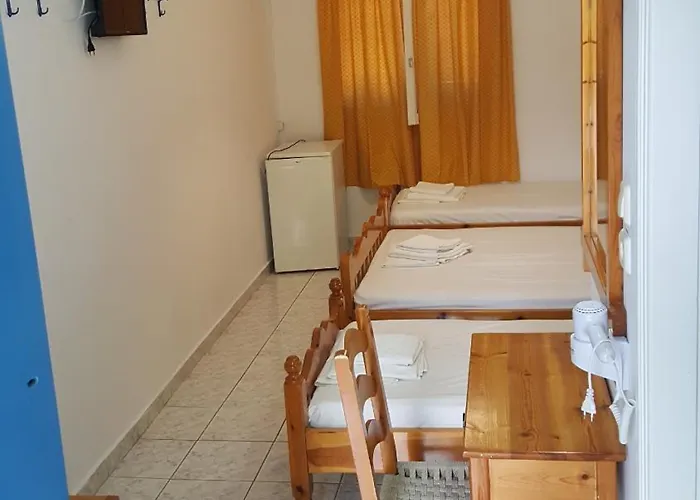 Ξενοδοχείο Aratos 2*