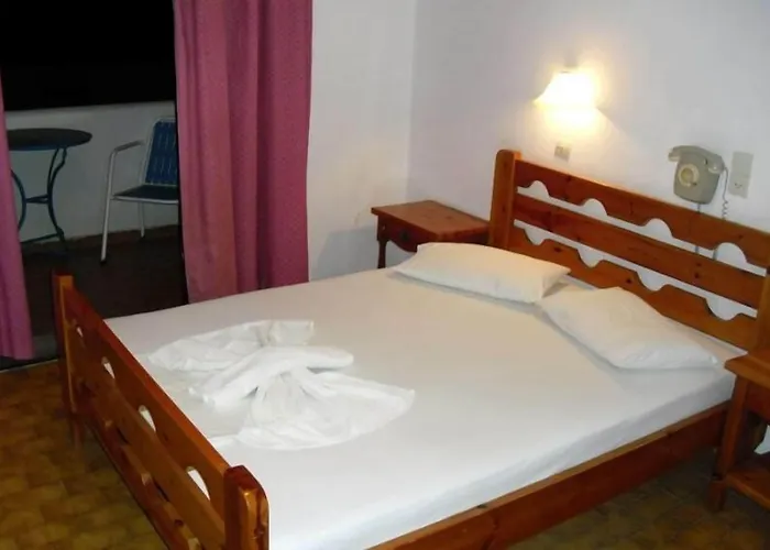 Ξενοδοχείο Aratos 2*