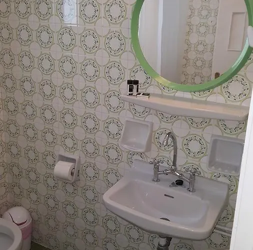 Aratos Ξενοδοχείο 2*